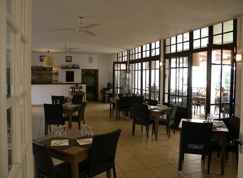 Hotel Restaurant Les Falaises Bouzies
