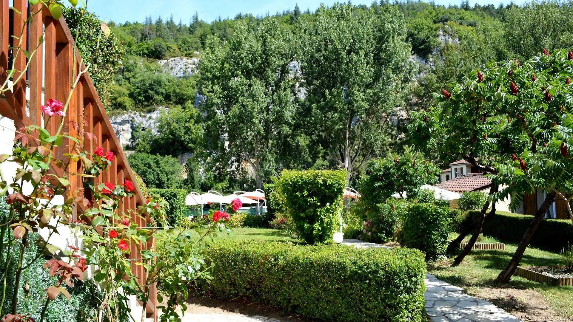 Hôtel Restaurant Les Falaises Bouziès France