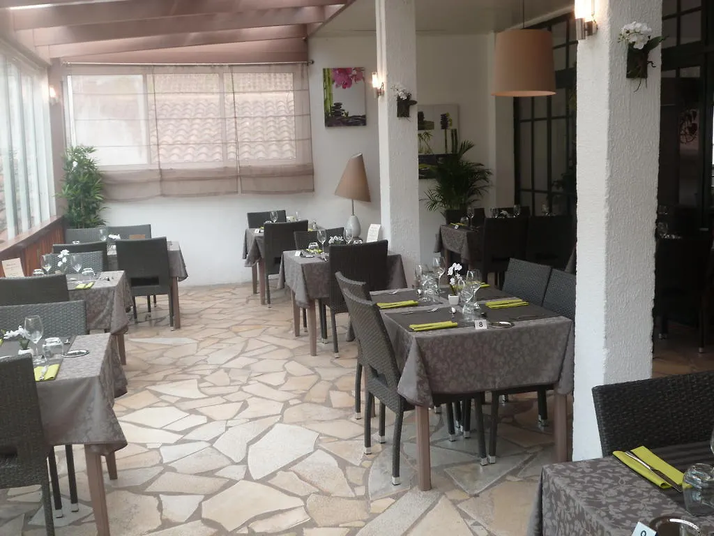 Hotel Hôtel Restaurant Les Falaises Bouziès